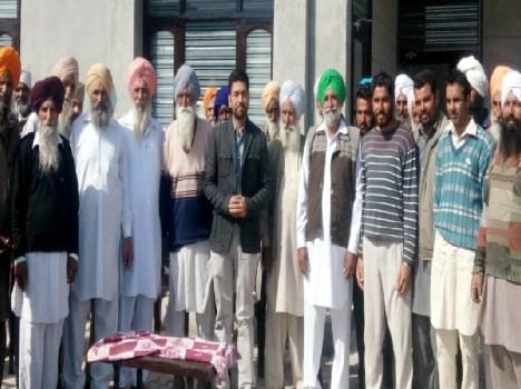 Honey Fttnwala meeting with activists